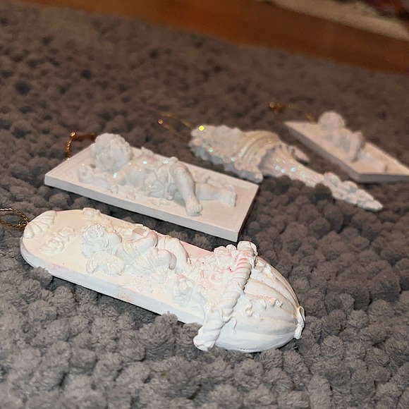 Vintage White Ornate Cherub Angel Pink Shimmer Gold String Set of Ornaments (4) - Picture 5 of 14